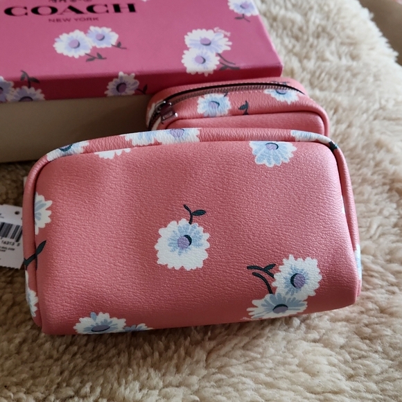 Adorable NWT IOB Coach Bubblegum Daisy Cosmetic Bags ππΈ - Picture 6 of 16